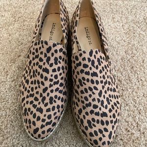 Leopard print flat slip ons